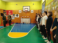 22 декабря 2025 года в МБОУ СОШ №30 Пролетарского района прошла торжественная линейка «Памяти и скорби»